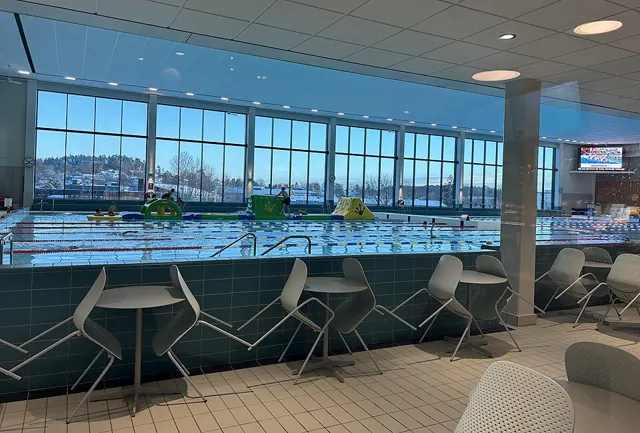 Schwimmbad mit Sauna